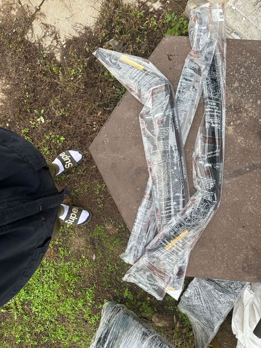 Продавам ветробрани за пежо 305