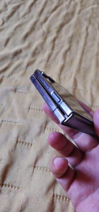 Galaxy Z flip 5 за части