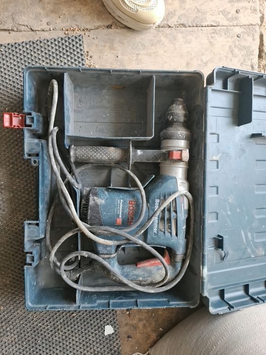 Перфоратор BOSCH