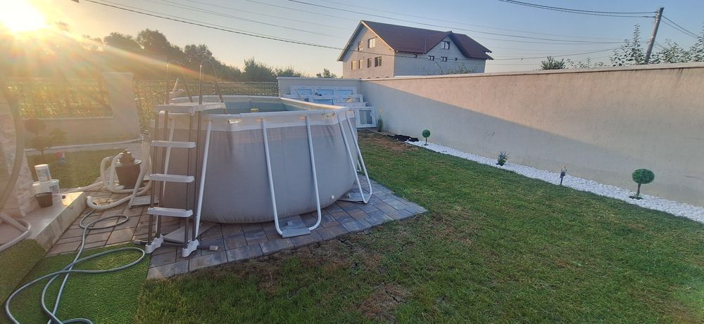 Piscina supraterana