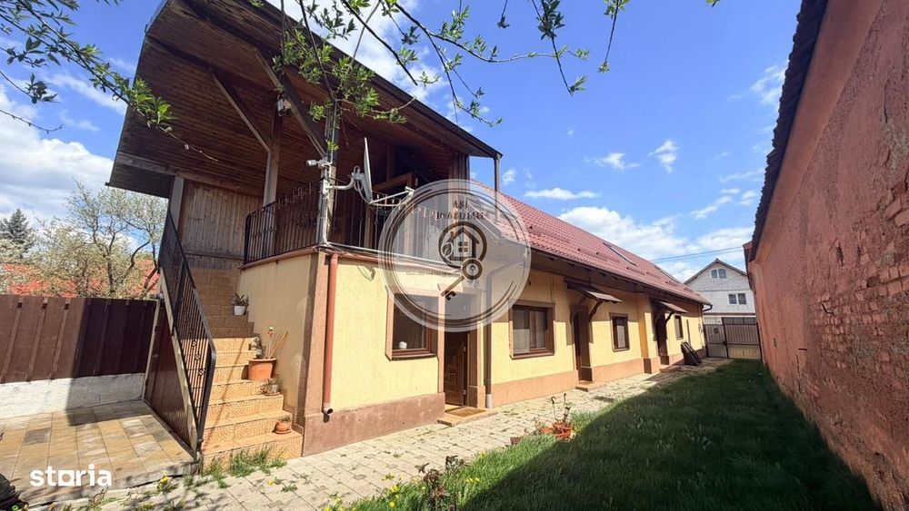 Casă spațioasă cu mansardă, 2 terase& curte – Hălchiu, Str. Bisericii