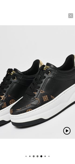 Обувки на Guess