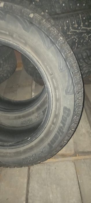 Продам зимнюю резину на автомобиль.