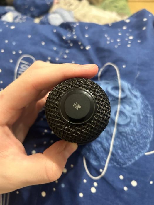 Продам Микрофон HYPERX Solocast