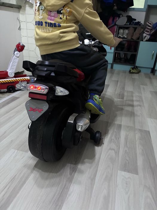 Motocicleta electrica rastar, bmw