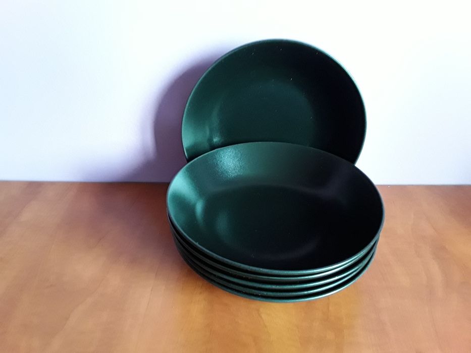 Vând Set 6 Farfurii Adînci Noi