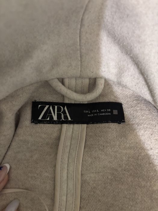 Бяло палто Zara