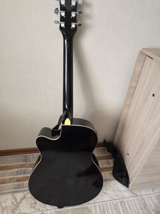 Продается гитара smiger, срочно продать нужно