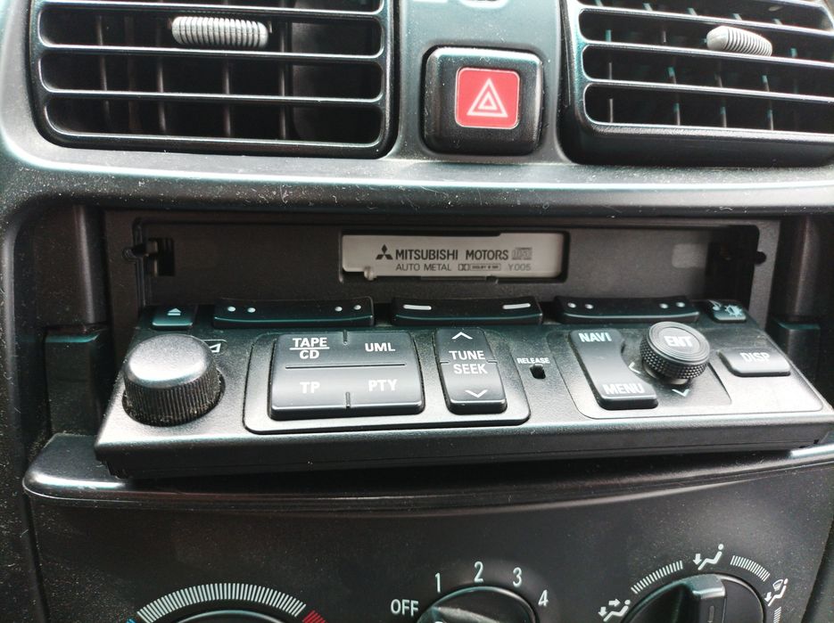 Касетофон/ Мултимедия/ Навигация/ Борд компютър MZ312570 за Mitsubishi