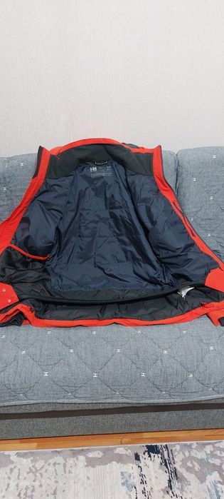Продам куртку демисезон Helly  Hansen