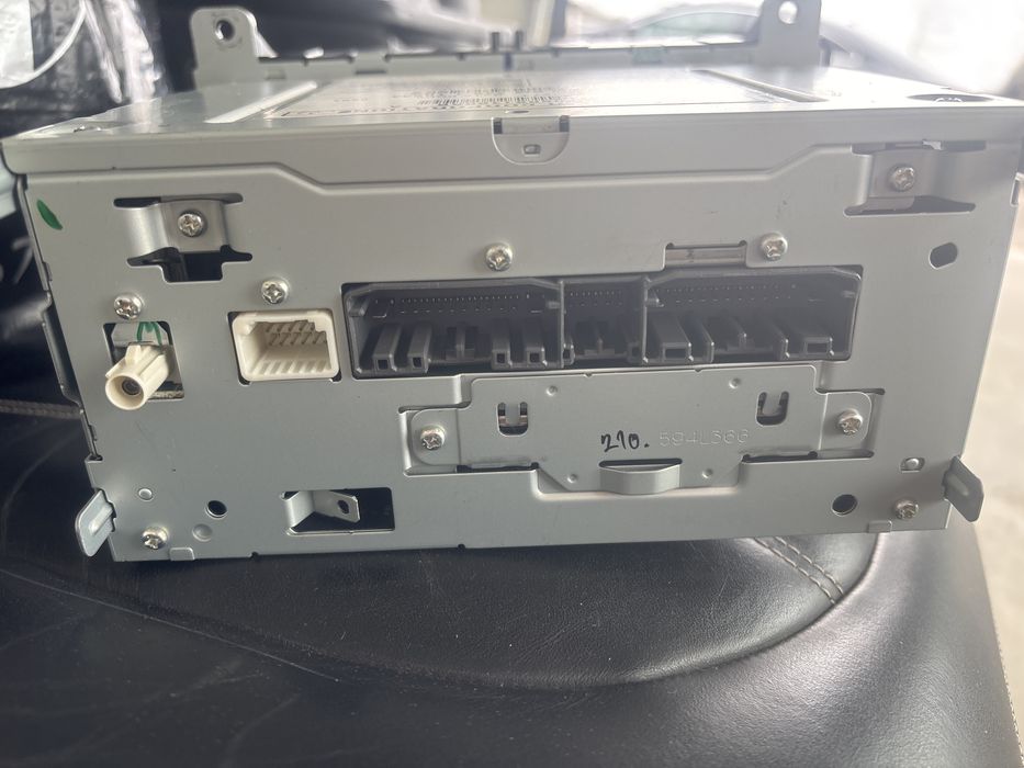 CD Медия за Гранд Чероки Ларедо нов