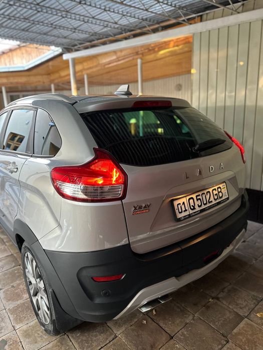 Lada xray cross