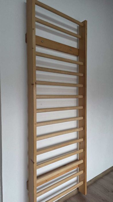 Spalier din lemn masiv