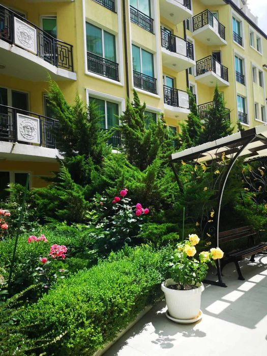 Отдавам апартамент под наем на първа линия в Елените!