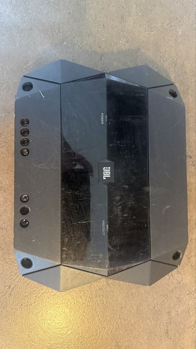 Amplificator Auto Mono JBL Club-5501 – Stație Subwoofer 550W RMS