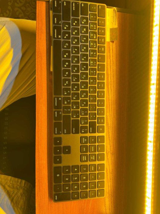 magic keyboard with numeric Keypad modal A1842 (black)