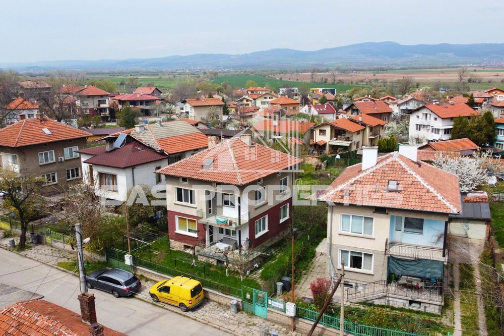 Къща в София-с.Мрамор площ 265