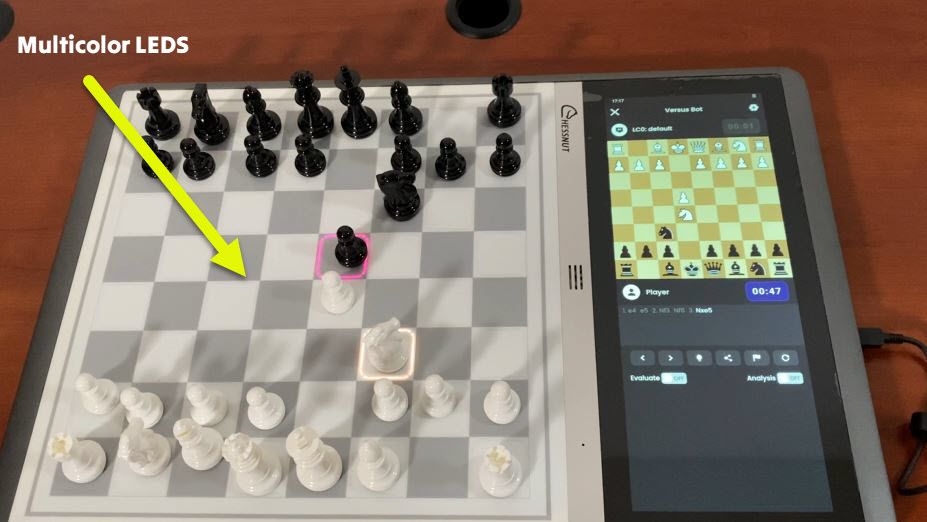 Chessnut EVO CE100 – tablă electronică de șah premium, folosită o singură dată