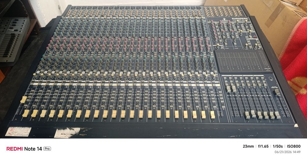 Behringer Eurodesk 48/24 – Mixer Audio Profesional – Funcționează Perfect