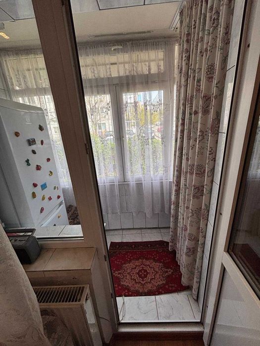 Apartment cu 3 camere in Craiovita Noua