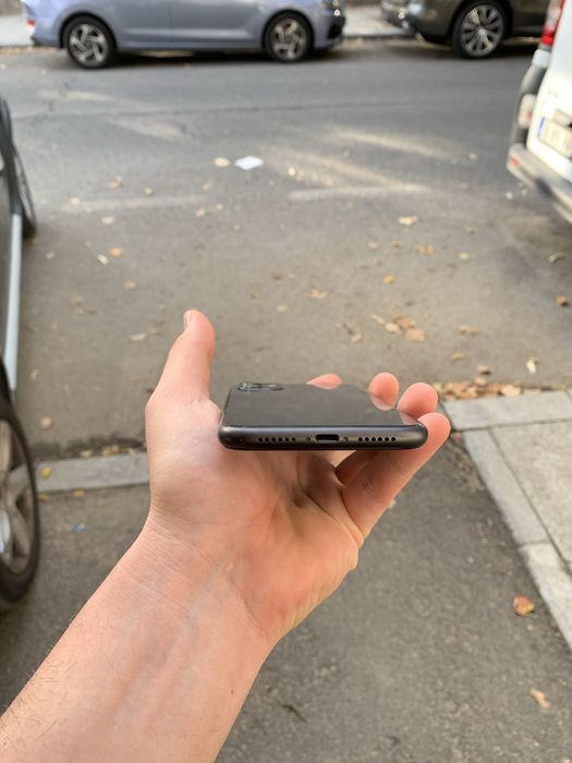 IPhone 11 Impecabil Negru Black Space Gray 64 GB 83% baterie