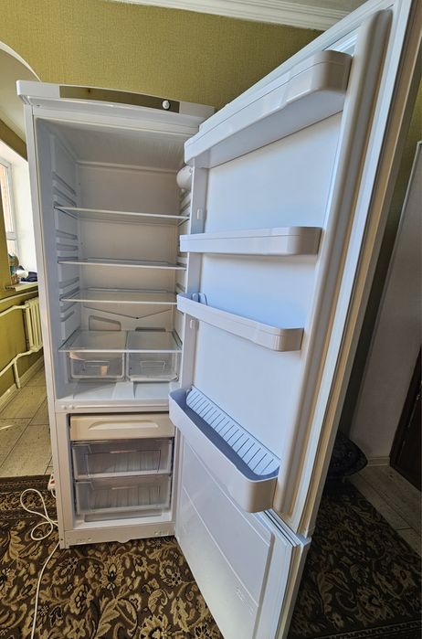 Продам морозильник Индезит