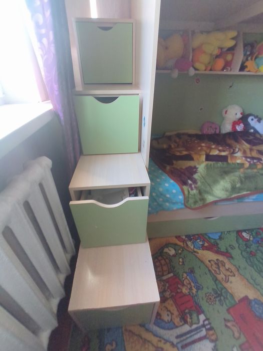 Продам детскую двухъярусную кровать