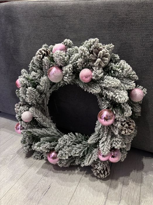 Празничнен розов венец