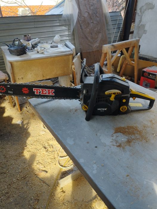 Бензиновая пила цепная