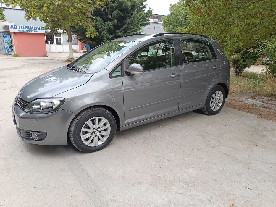 Лек автомобил Volkswagen Golf +