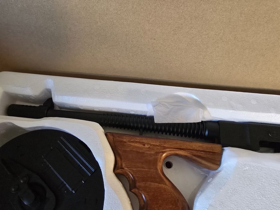 Vând Pachet Complet Airsoft Cyma CM.051 AEG(Thompson M1928) - NOU + Accesorii extra