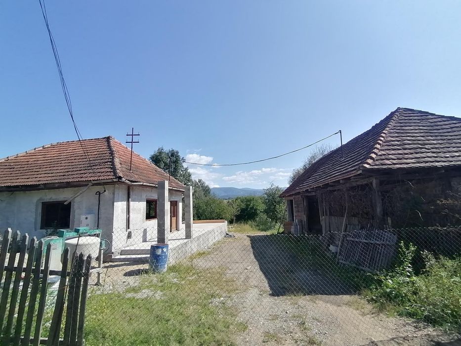 Casă de vânzare - localitatea Vidra, jud. Arad