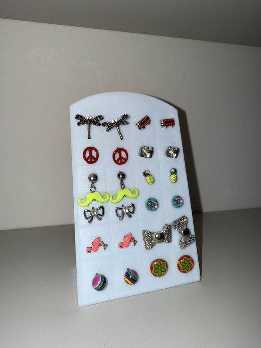 Обеци, гривни и гердани