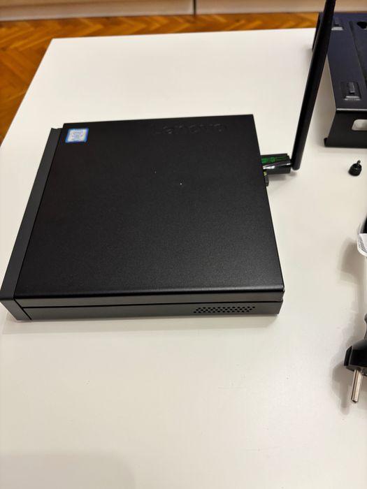 Lenovo ThinkCentre M920q - мини компютър