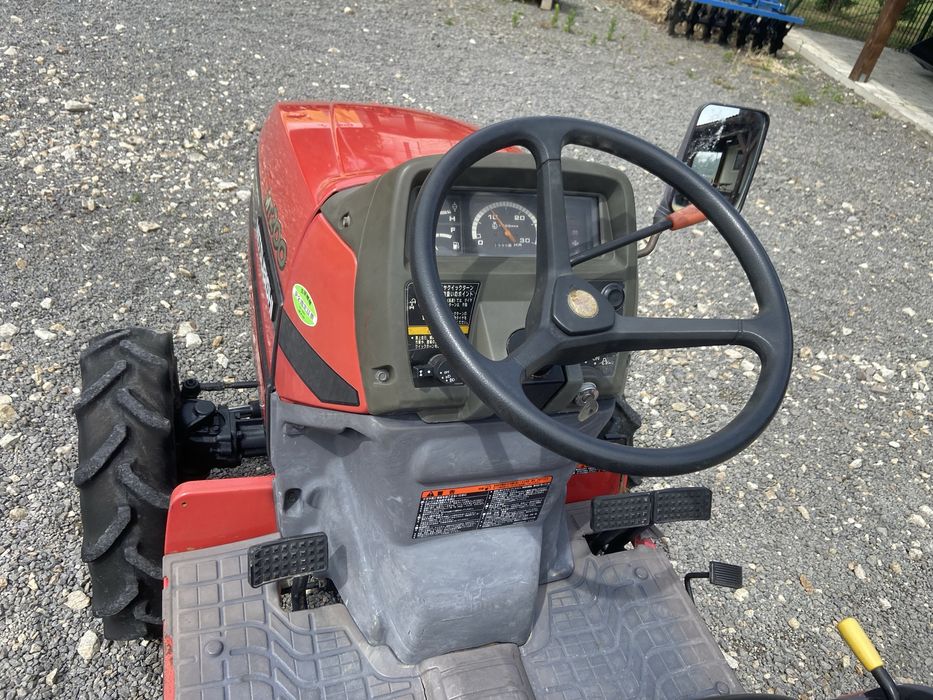 Tractor japonez Mitsubishi MT200, 4x4, 20cp + freza