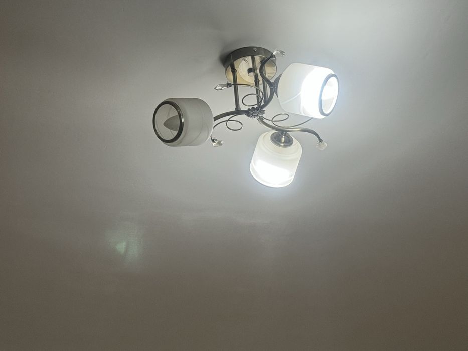 Продаются Люстры