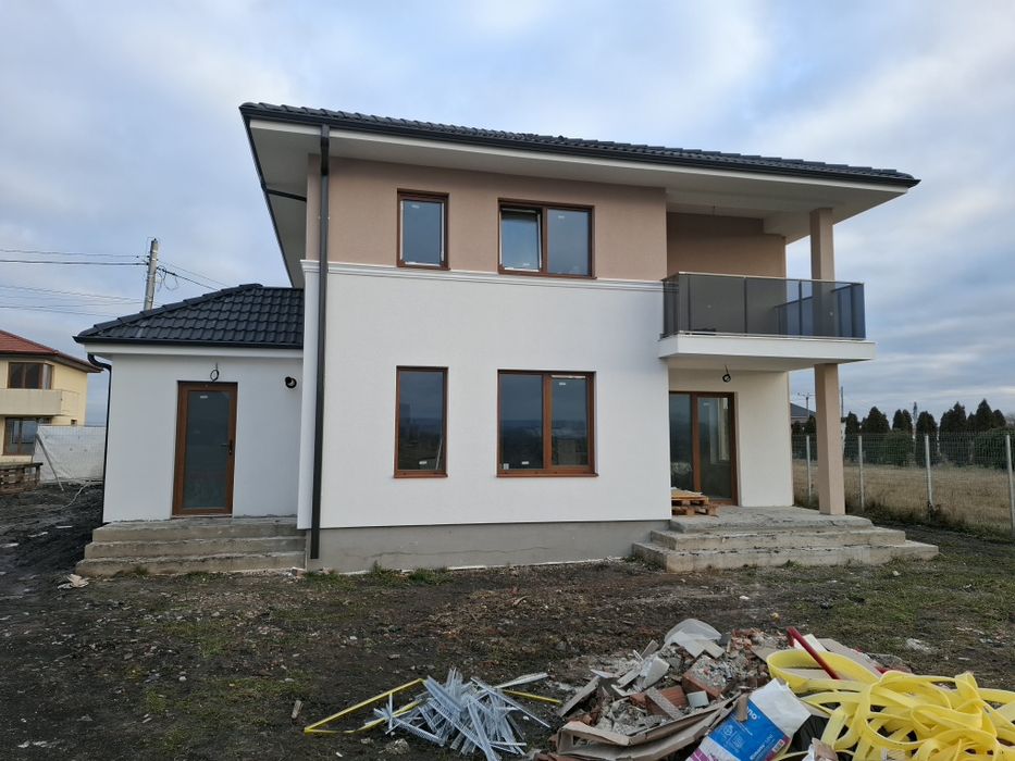 Case jucu de vănzare