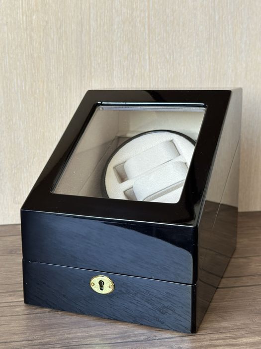 Шкатулка для подзавода часов