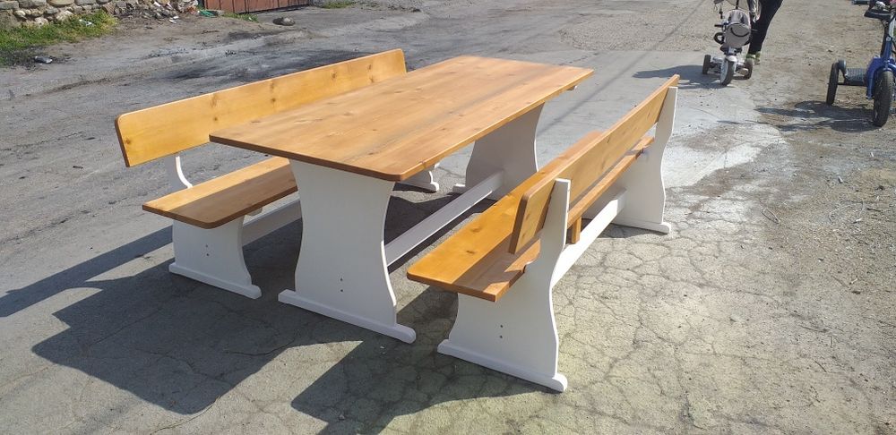 Баварски маси и пейки