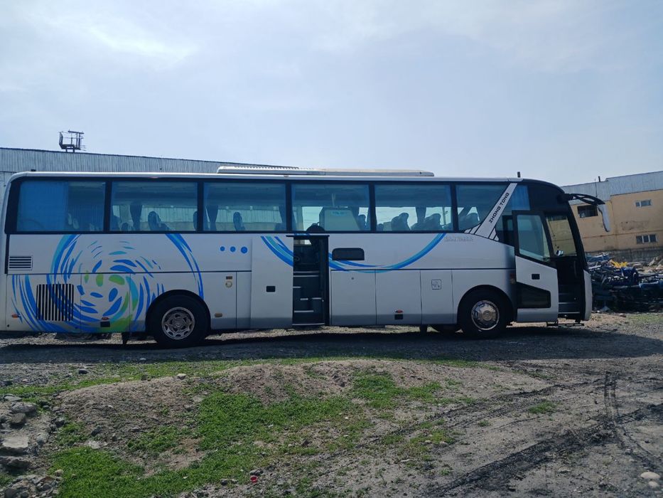 Продается автобус 2013 года