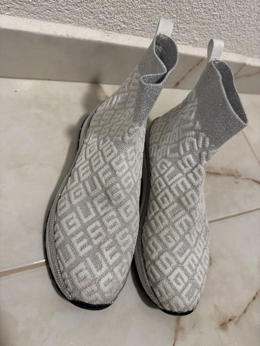 нови боти guess