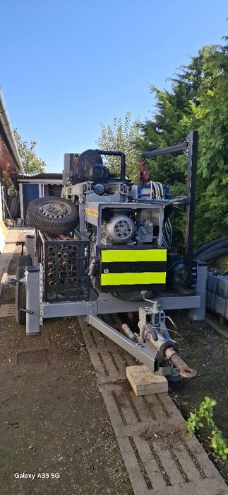 De vânzare . Utilaj de forat, nou echipat complet