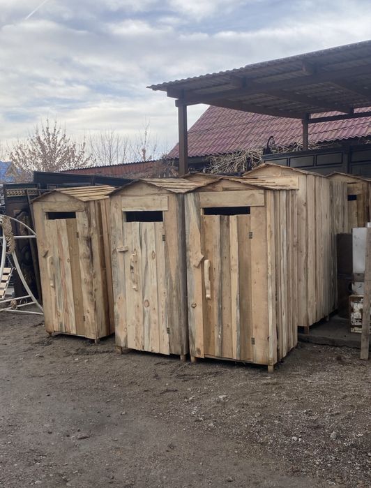 Туалет деревянный