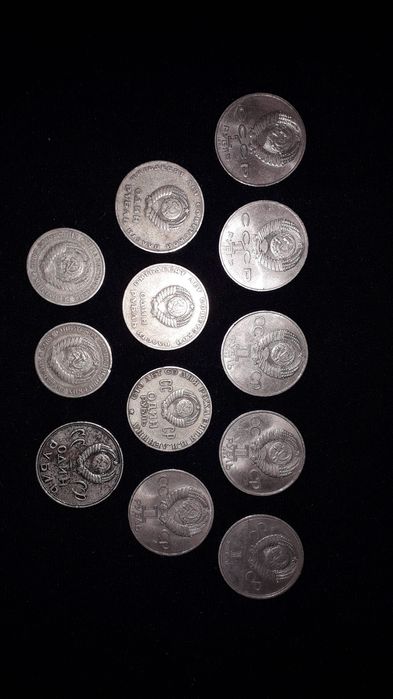 Продам старые монеты.