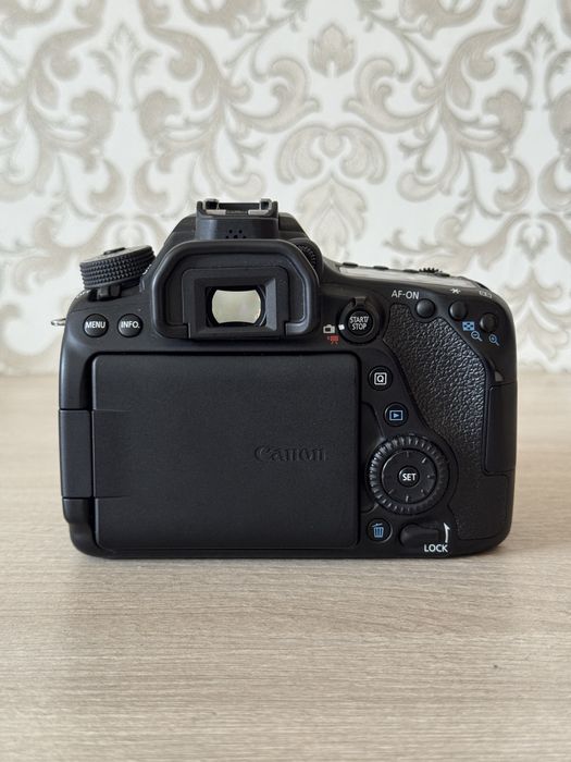 Фотоаппарат Canon 80D , 50mm STM