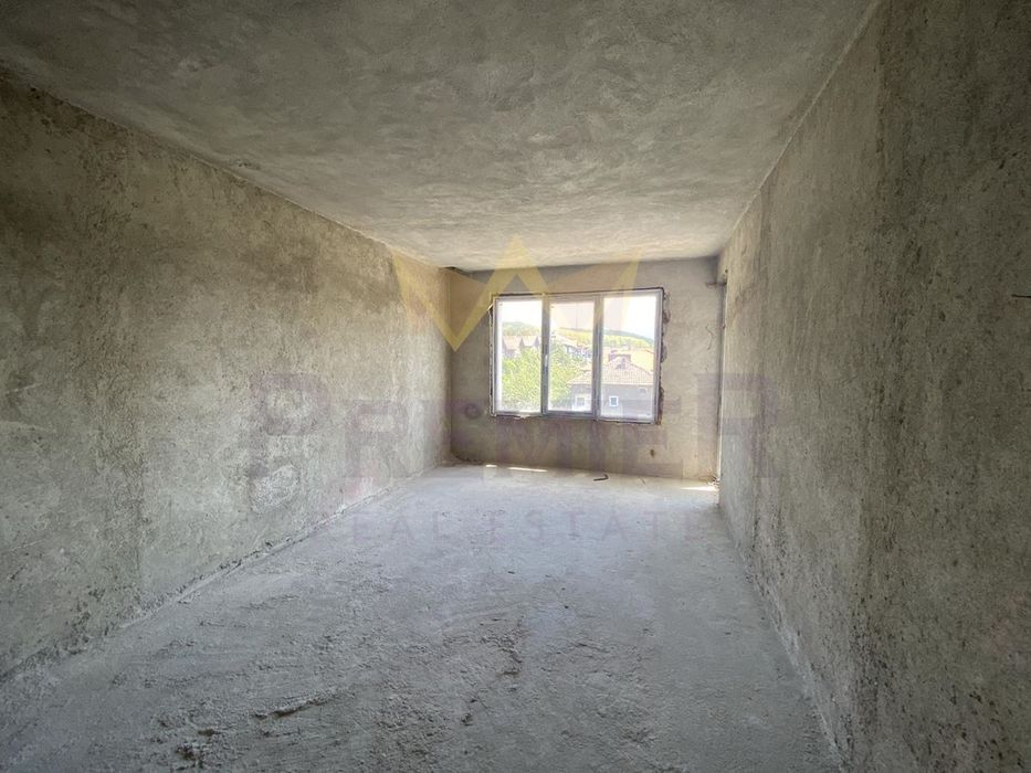 Продава се Тристаен апартамент в Перник, Изток - 122 кв.м за 1271 €/кв.м - Снимка #2