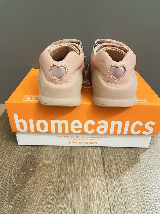 Кожени обувки biomecanics 23 номер