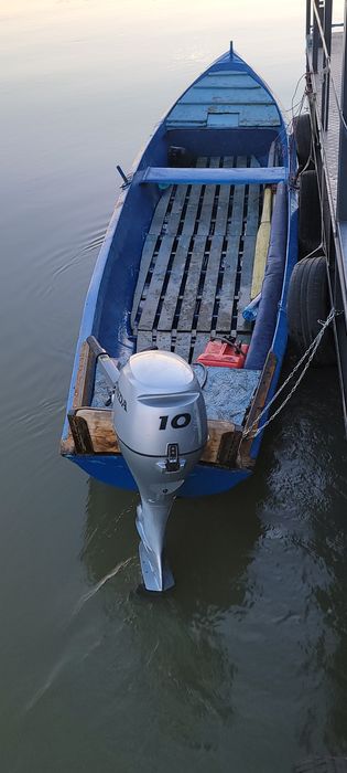 Barca cu motor honda 10cp an 2022 cizma lungă,sub 40 ore funcționare