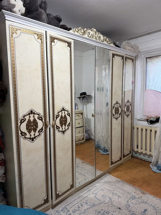 Спальный гарнитур