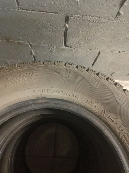 Зимние шины хорошем состоянии
